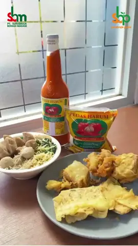 Dibuat dengan bahan pilihan, Sambal Pedas Harum dibuat untuk memaksimalkan pengalaman makanmu. Cocok untuk melengkapi ketika makan bakso, mie ayam, dan aneka makanan kuah lainnya. Pedasnya membuat selera makanmu menjadi lahap, dan harumnya membuat sensasi aroma masakan semakin terasa lezat. #sambelsedap #kecapsb #kecapahsan #kecapmanis #kecapmanisahsan #kecapdapur #sambelpedas #sedaprasa #sarilezat #saodsursbrajaputra #surabrajaputra #saosbakso #kecapbakso #kecapenak #saosmieayam #saostradisional #sauce #cirebon #jualsaos #ketchup