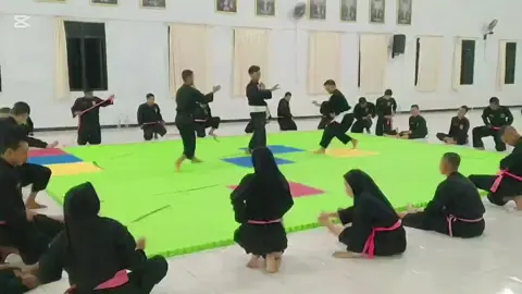 👨‍🦲 : Nyuwun Tekhnikane mas 🤝 ?  👦 : 