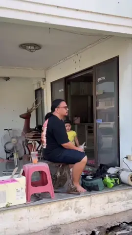 พี่ป้องเน้นนั่งชมอยู่แล้วววว🤣 (📸 ไอจีพี่หมูยอค่าา ig. _mooyor_) @PP LAZYYY @Mooyor @เจ้า.มี่⚘️ @OHANAcopy #ปกป้องohana #ohana 