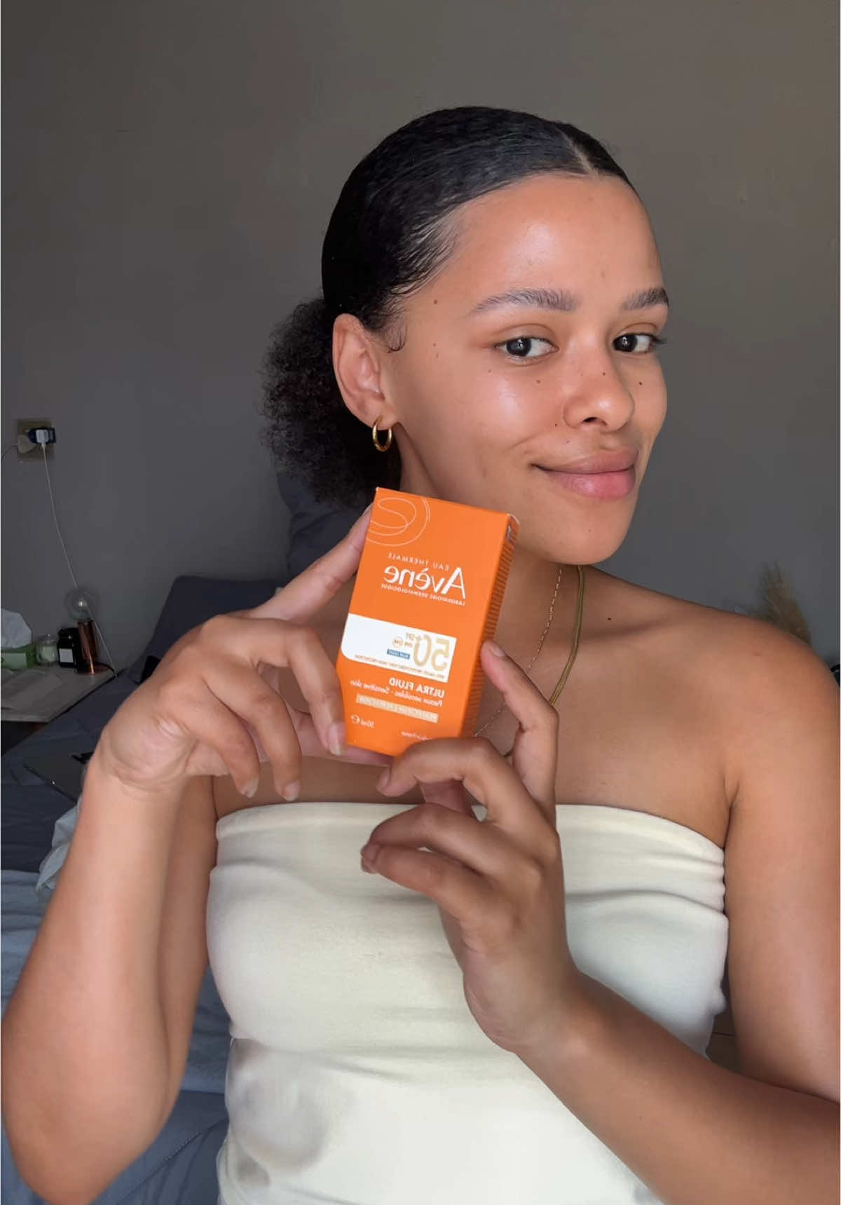 Lets try the Avene Fluid Sunscreen. Perfect for a clean summer look ☀️ @Eau Thermale Avène @Avene South Africa #aveneglow #avenesa #skinpioneer 