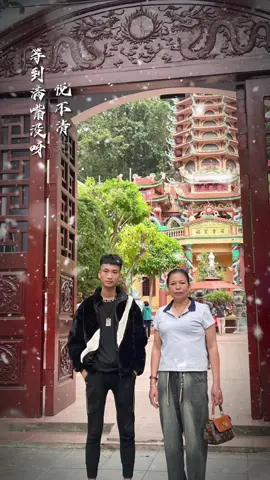 Hơn 20 tuổi đầu nhưng khi ở nhà vẫn là em bé 