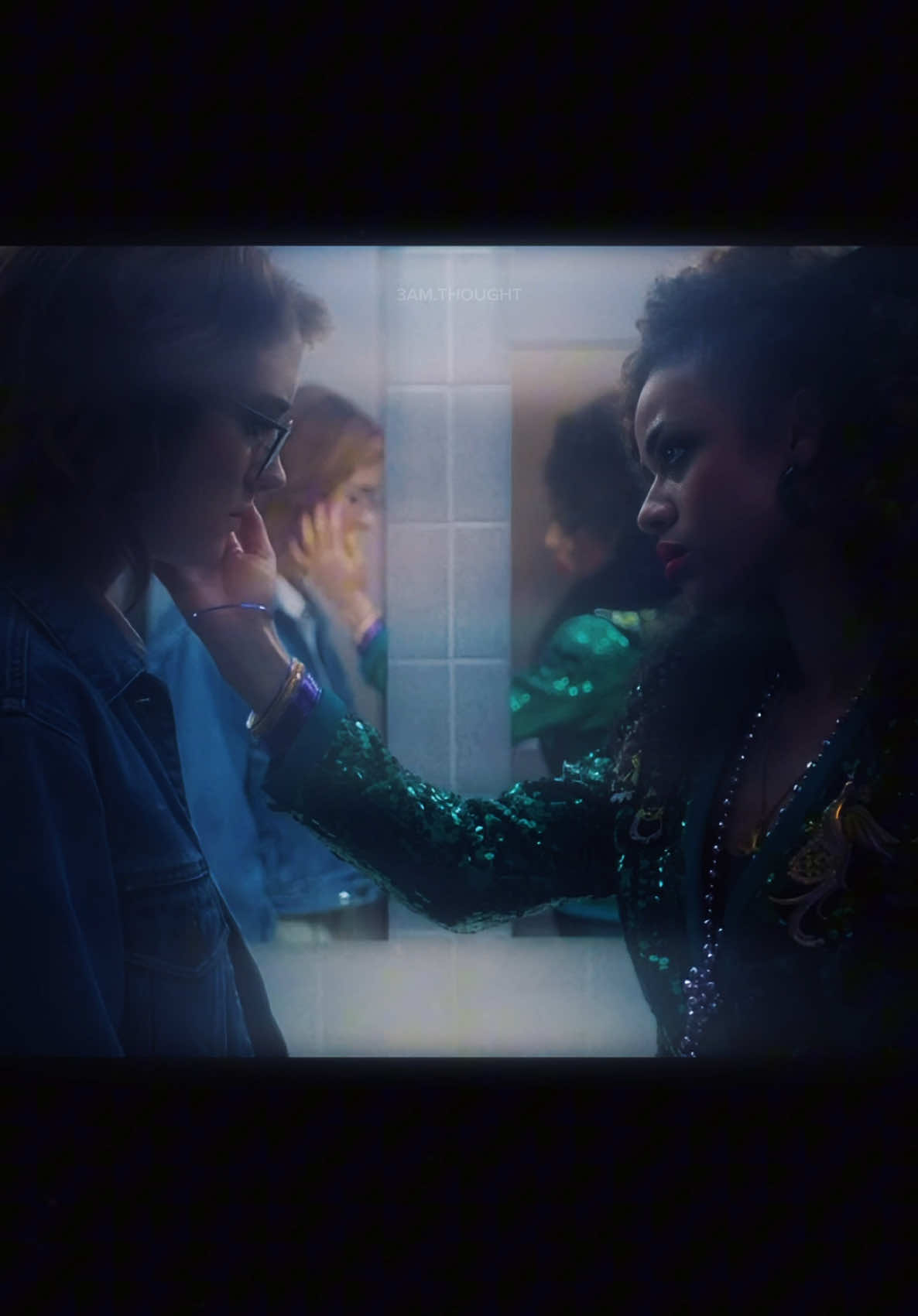 Black Mirror Season 3 episode 4 San Junipero 🎬🏳️‍🌈 #blackmirror #sanjunipero #wlw #wlwtiktok #lesbiansoftiktok #gl #wlwshows #wlwseries #lesbian #bisexual #kellyandyorkie #yorkieandkelly #mackenziedavis #gugumbatharaw 