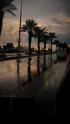 أشدُ الخذلان أن يخذِلك الشخص الذي لطالما حكيِت له عَن خذلان الآخرين لكّ..