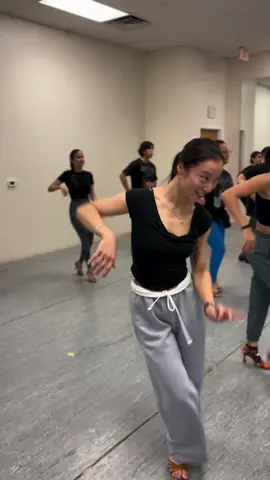 Bailalo con tu pareja como tu quieras, que nadie te va a criticar 🤗💕🪇 Poco a poco - Oscar D’Leon🦁 Will I see you Tuesday 8pm at NCDI 👀 Salsa On2 Footwork/shines class!  We have team auditions & open house coming up ‼️ click that link in bio and sign up today! Auditionees must attend 8pm shines classic — and it’s FREE 🫶🙌 We are also offering scholarship and college student incentives 🤗  👩‍🏫💃: @peiweicobo w/ TA @susamie