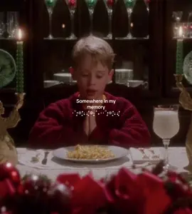 Credits to: sunlightserenade 💋 #christmas #christiantiktok #christian #december #somewhereinmymemory #winter #snow #merrychristmas #christmastime #movie #movierecommendation #christmasspirit #christmastiktok #johnwilliams #homealone #kevin #macaulayculkin #childhood #aesthetic #fashion #fyp #foryou #viral #blowup #makemefamous 