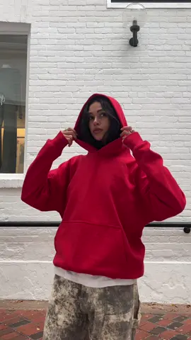I ❤️ my new red hoodie @Hours #fypage #outfits #outfitinspo #OOTD #fashiontiktok 