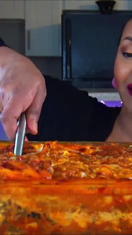 Eating Beef lasagna#beef #lasagna #eatingsounds #eatingvideo 