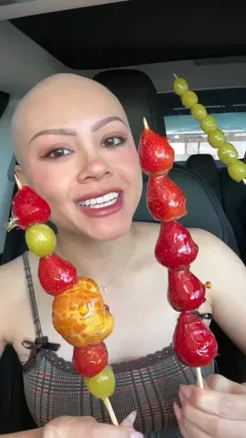 trying the viral Tanghulu candied fruit 🍓 this is so satisfying to eat LOL #tanghulu #review #mukbang #foodtiktok #eating #fruits #fypシ #asmrsounds #Foodie 