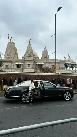 Happy Diwali & Nutan Varshabhinandan 🪔🤍✨ #happydiwali #newyear #temple #hindu #london #fyp 