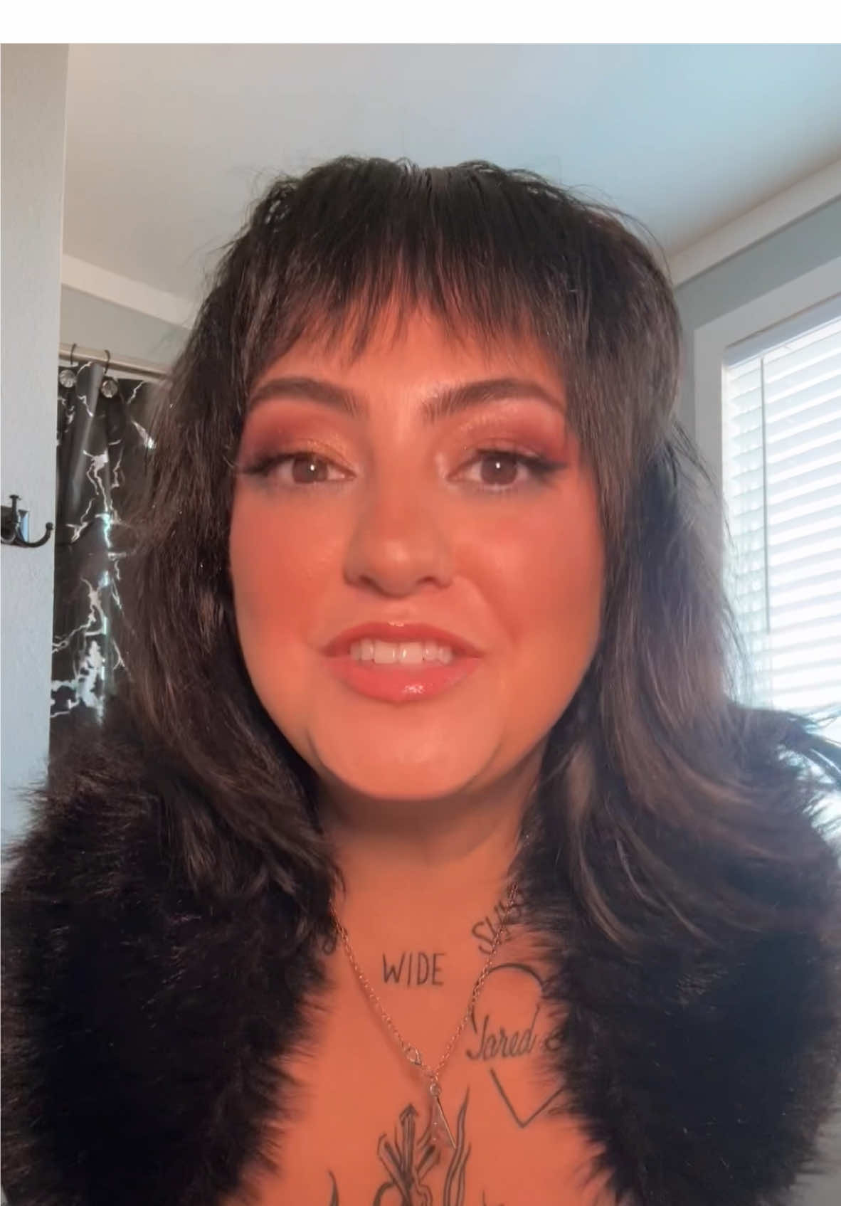 Just a swiftie who lost the ticketmaster war and refuses to give into resell+go into debt for a concert no matter how much I love Taylor😭 the thing I love about my daydreamer self though is I’m so connected to music that when I sing and dance to my fav Taylor songs I can fully imagine I’m right there dancing on stage with her 😭🩷🥰 #erastour #taylorswift #swiftie #taylorsversion #taylornation 