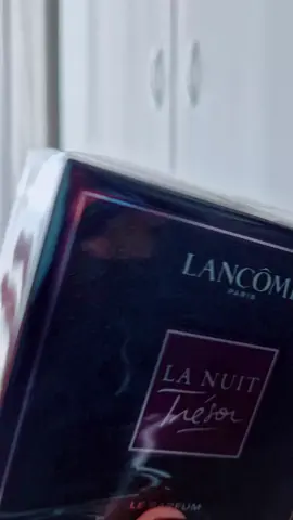 Lancom La Nuit Trésor perfume ✨️❤️ it smels perfect  #perfume #perfumetiktok #unboxing #unbox #lancome #lanuittresor #kesfet #dz #شعب_الصيني_ماله_حل😂😂 