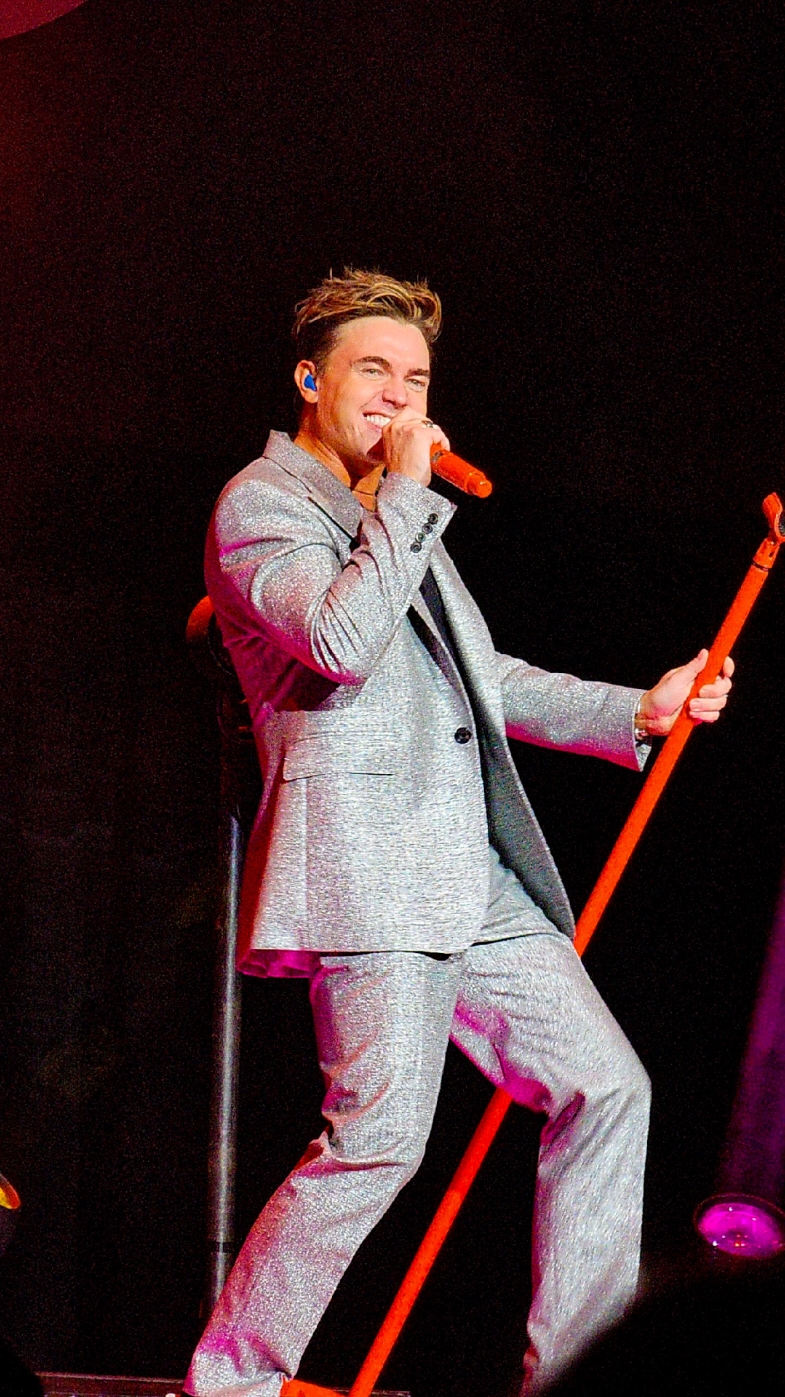 I can check that off my teenage bucket list ✔️  #jessemccartney #concert #allswelltour #kansascity 