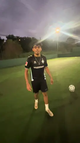 I guess you have to follow now 🤷‍♂️ #fyp #foryoupage #explorepage #football #footballtiktok #footballvideo #soccertiktok #crossbar #viral #zach 