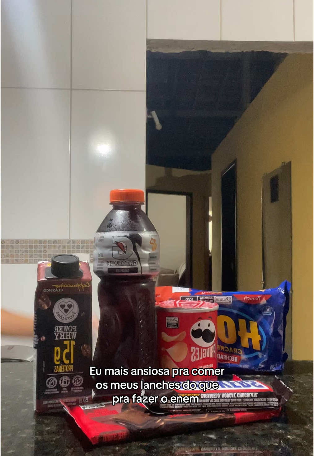 A verdadeira prova de resistência é tentar não comer tudo antes da hora 😭 #enem #enem2024 #foryouu 