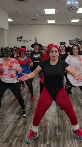 HALLOWEEN  FUN CLASS !!! I bet you weren't expecting that 😉 @🪬@blancamargaritaalvarado 🪬  @Blanca Margarita Alvarado  FANATICA DE LO SENSUAL SIEMPRE! #fyp #zumbaclass 