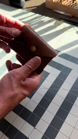 Making a leather snap wallet from some La Perla Azzura leather #leather #leathercraft #handmade #craft #craftsman #satisfying #asmr #leathergoods #leathertools #fullgrainleather #leatherwork #leatherhandmade #handsewn 