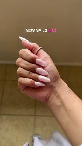 I have chrome powder on my cuticles but whatevaaa 🎀 #newnails #nailtok #glazeddonutnails 