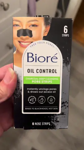 #biorepartner @Biore Skincare get up close and personal with these nose strips. 