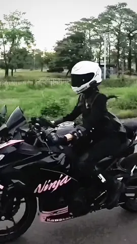 答案在路上 自由在風裡。騎車記得把頭髮綁好！#kawasakininja #重機 #bike #kawasaki #motorcycle #nguoivietnamtaidailoan  