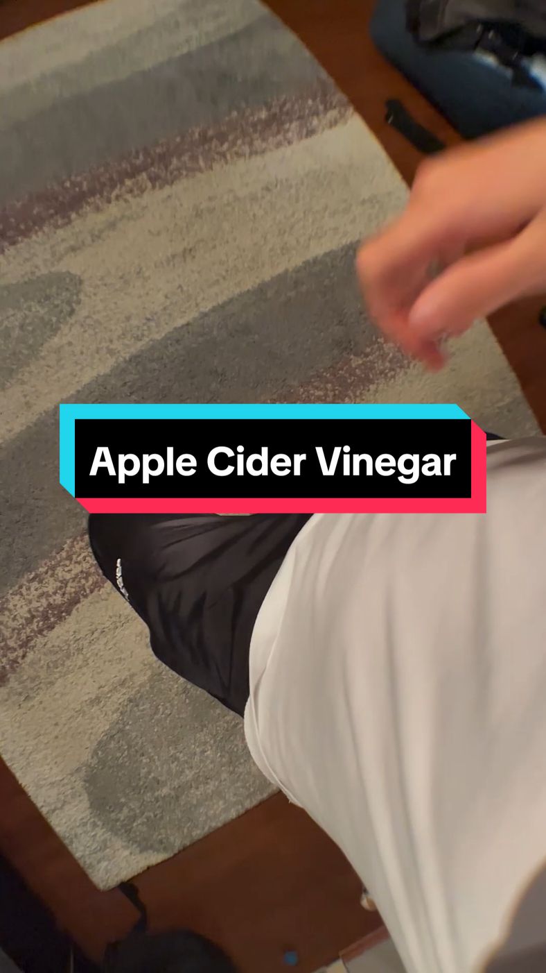 these are actually sooo tasty😫😫 #goli #supplements #applecidervinegar #bloating #tasty 