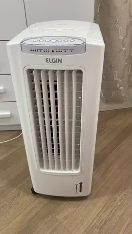Climatizador_de_Ar_Portátil_Elgin_3_em_1_Branco_Resfria,_Ventila_e_Purifica_com_Ionização,_7,5_Litros Climatizador de Ar Portátil Elgin 3 em 1 Branco - Resfria, Ventila e Purifica com Ionização, 7,5 Litros Experimente o Climatizador de Ar Elgin 3 em 1, que resfria, ventila, umidifica e purifica o ambiente. Com funções avançadas e ionização, combate fungos e bactérias. Compacto e fácil de transportar! Melhore o clima da sua casa com o Climatizador de Ar Elgin! Conforto e saúde em um só produto! #ClimatizadorDeAr #Ventilador #QualidadeDeAr #ArCondicionadoPortátil #BemEstar #PurificaçãoDoAr #ClimaPerfeito #CasaSaudável #ConfortoParaCasa #Elgin #FYP #TiktokViral #TiktokBrasil #Tendências #ParaVocê Climatizador De Ar, Ventilador, Qualidade De Ar, Ar Condicionado Portátil, Bem Estar, Purificação Do Ar, Clima Perfeito, Casa Saudável, Conforto Para Casa, Elgin