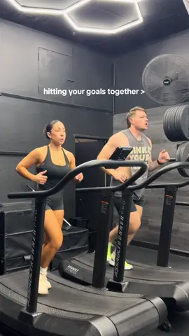 me and my twinnem #couplegoals #runningtok #gymmotivation #couple 