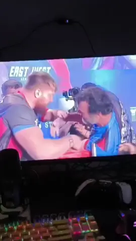 Devon brokes Morozov Wrist ☠️☠️ #armwrestling #devonlarratt #CapCut 