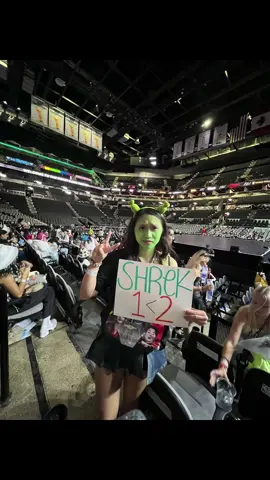 2 is always better than 1 😭 #fyp #fypシ #seventeen #vernonseventeen #vernon #SEVENTEEN #svt_right_here_worldtour #seventeeninsanantonio 