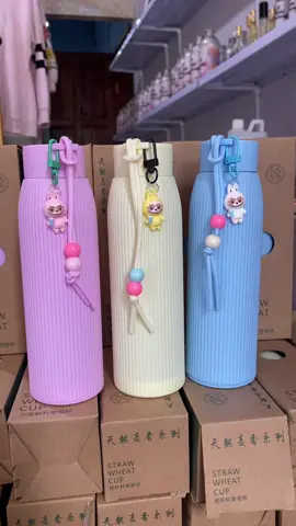 Botol Minum Labubu, cocok buat di bawa ke sekolah, tempat kerja, liburan, dll. Yu samaan 🥰 #labubu #botol 