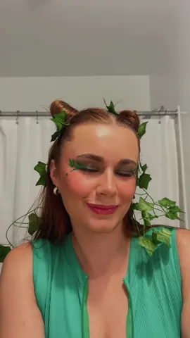 Making an appearance tonight 💚