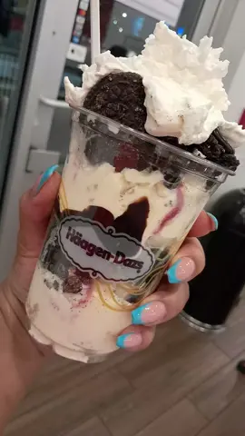 VACATION WELL DESERVED SIDE NOTE CAN I BE YALL MODEL @Häagen-Dazs add this to your menu (my personal creation of flavor) 😁😁😜 