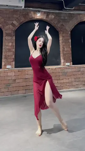 Không giỏi hẳn nhưng nhạc nào cũng dẩy 💃💃💃 #maydei3010 #tiktokdancevn 
