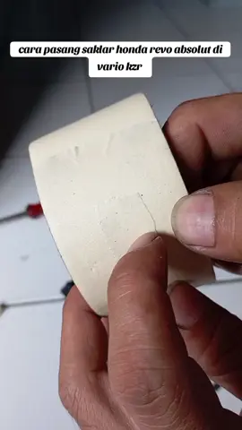 cara pasang saklar revo absolut di vario kzr #promoguncang1111 #kzr125old #kzr #varionistyindonesia #vario125 #variomodifikasi #vario150 #vario #