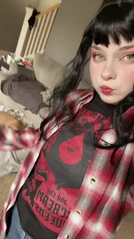 Hello 😋 #adventuretime #marcalinethevampirequeen #princessbubblegum #cosplay #lgbt #lesbiansoftiktok  