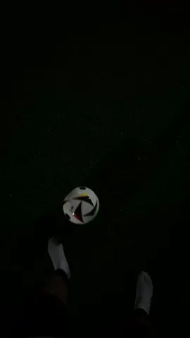 🧘‍♂️🧘‍♂️#calm #alone #Soccer #dribblin #fypシ #latenight #bored #ilovemygf 