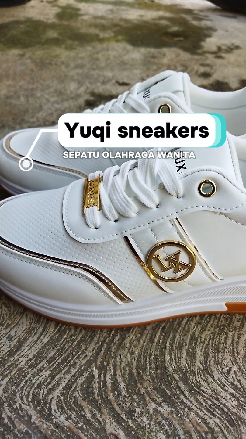 LUXUS Yuqi Sepatu Kasual Sepatu Wanita Sepatu Olahraga Alas Karet LX2041 Casual Shoes #sepatu #sepatuwanita #sepatuolahragawanita #sneakers #luxuscollection 