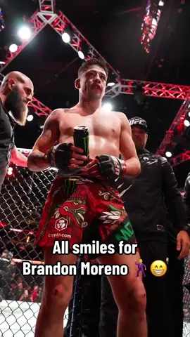 #brandonmoreno #UFC #ufcedmonton #vivamexico (via UFC)