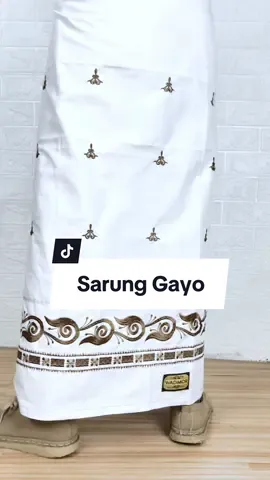 Sarung bordir gayo#sarungbordir #raaya #wadimor #sarungbali #pintuaceh 