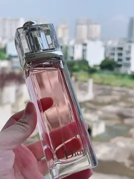 𝐃 𝐢 𝐨 𝐫 - 𝐚𝐝𝐝𝐢𝐜𝐭 𝐞𝐚𝐮 𝐟𝐫𝐚𝐢𝐜𝐡𝐞 𝐄𝐃𝐓 “bản tình ca của hoa trái dịu ngọt”