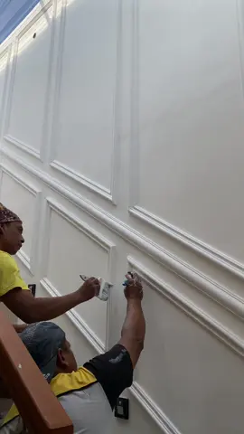 Pemasangan Wall Moulding Pada Tangga #wallmoulding #wainscoting #fyp #rumahminimalis 