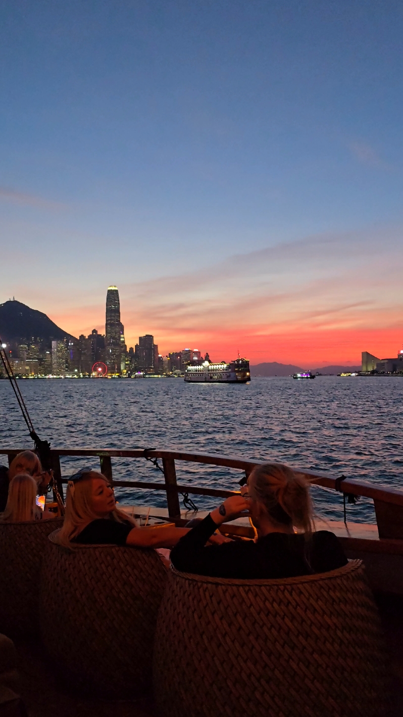 Aqua Luna: Evening Cruise at Victoria Harbour Hong Kong ✨️ A must try when in 🇭🇰⛵️🥂 #aqualuna #cruise #hongkong #fyp 
