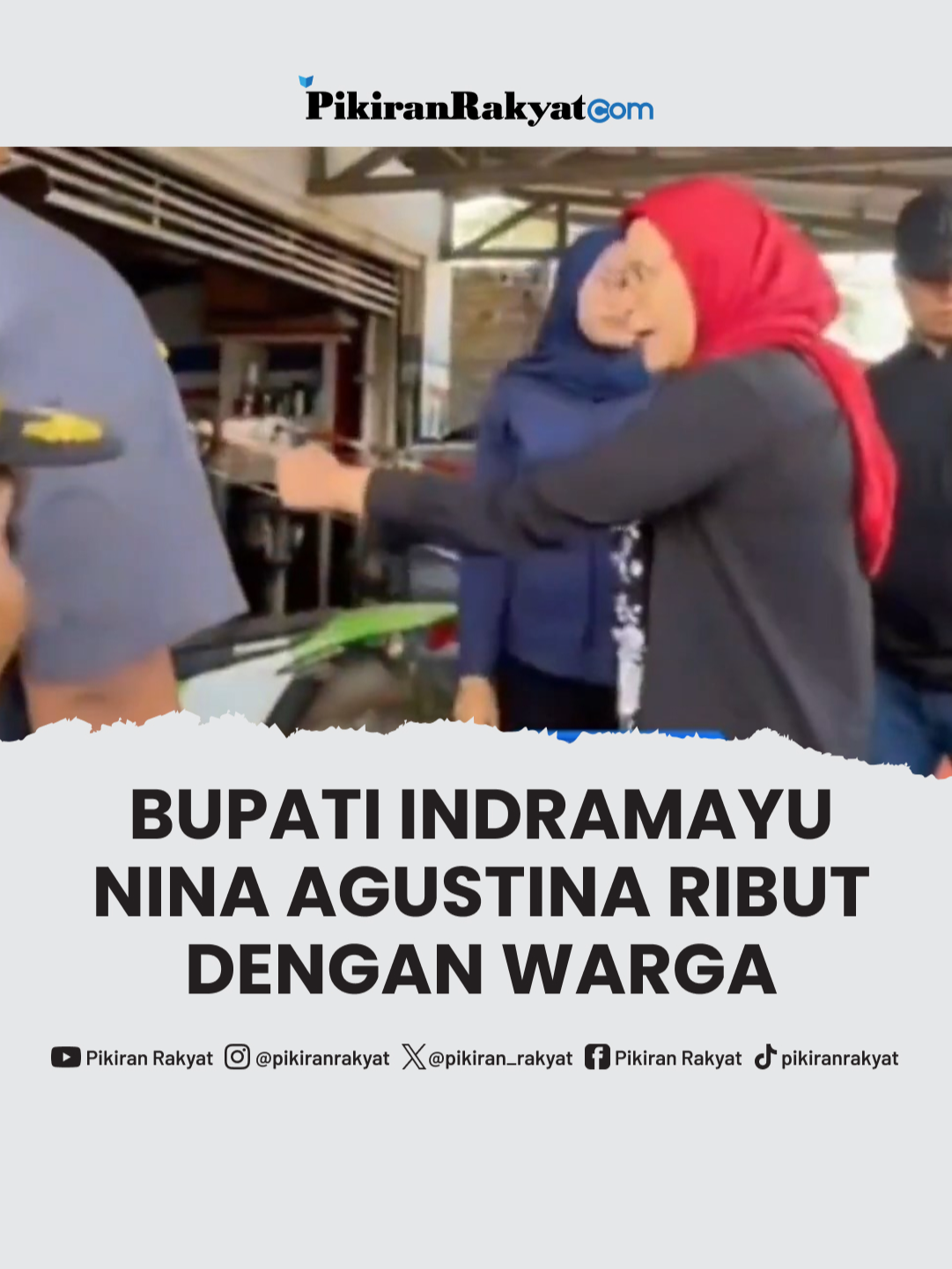 Bupati Indramayu Nina Agustina terekam kamera tengah memarahi warga karena ia merasa rombongannya dicegat. Sebelumnya dalam rekaman video terlihat, saat Nina lewat warga mengacungkan dua jari, di mana itu adalah nomor urut Lucky Hakim di Pemilihan Bupati Indramayu, sementara nomor urut Nina adalah 3. . Selain memarahi warga, Nina pun beberapa kali menyebut nama Lucky Hakim. Nina merasa warga itu adalah orangnya Lucky Hakim yang dengan sengaja mencegat rombongannya. . Tim Pikiran Rakyat Media Network sedang mencoba menghubungi Ibu Nina Agustina terkait viralnya video ini. . #Indramayu #LuckyHakim #Bupati #BupatiIndramayu #PRMN