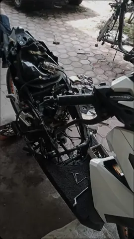 terlalu 🥀#varioledold #vario150 #vario #sad #ogahjinjit #variomodifikasi #varioputih #fyp #kecewa #hancur 