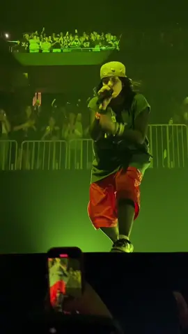 billie eilish stage malfunction + guess #hmhas #billieeilish #atlanta 