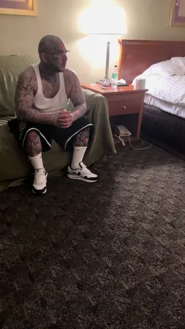 Chubby in the waist cute in the face sass #chrisbrown #r&b #letsdance #choreographer #funnyguy #thisvato #chubbyinwaistchallenge #palabra #mygee #goodvibes #sickvibes #postivevibes 