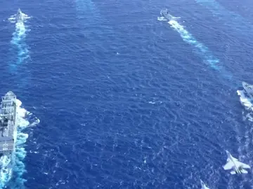 中国的朋友们，欢迎来到自由航行时代。#自由航行 #航空母舰 #中国海军 #国之重器 #中国军号 