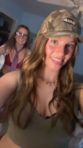 hunter and a nerdy ballerina @carakuders  @clare fusco #pt2? #jaCrispy #halloween 