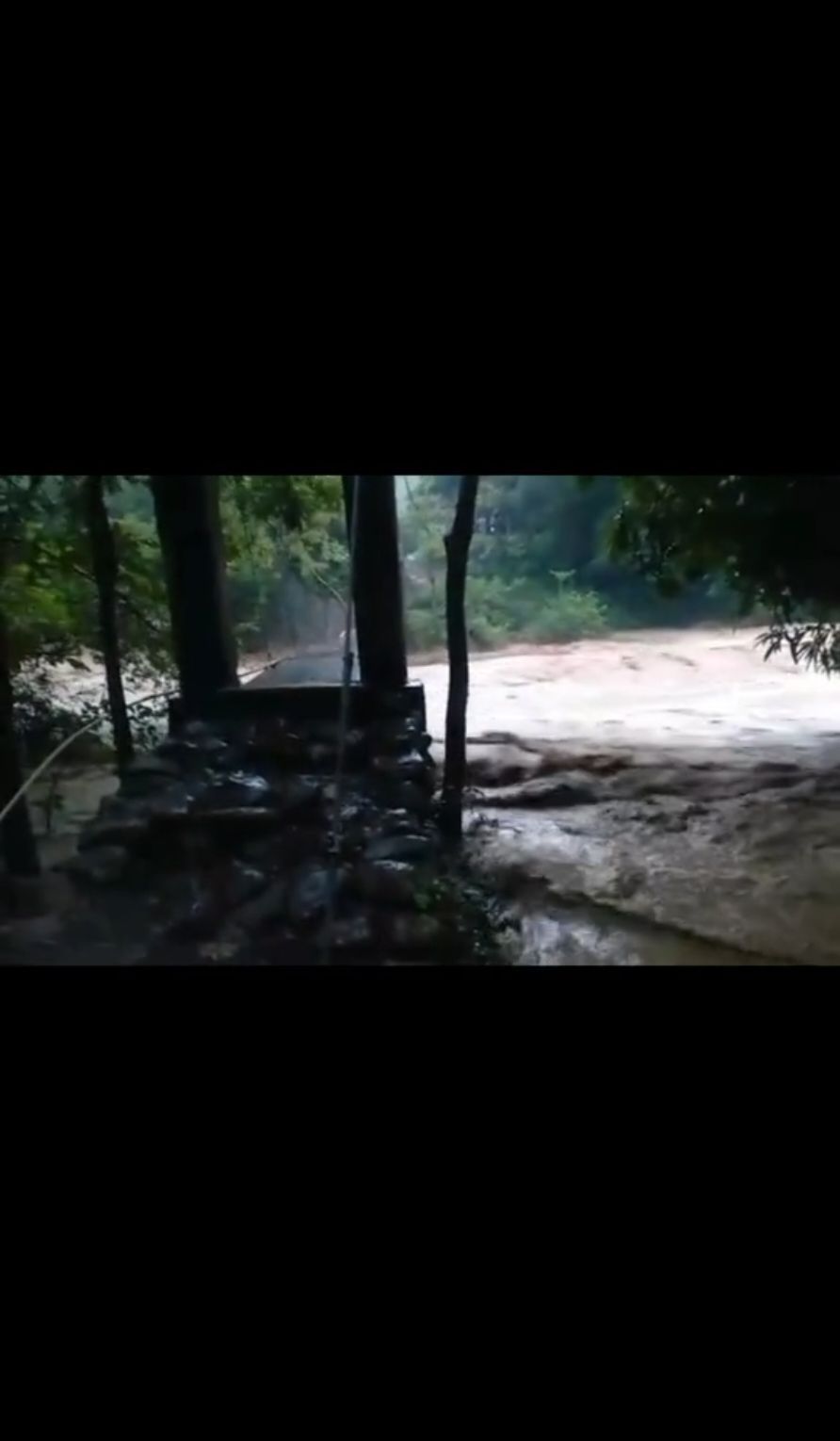 2 024#videoviral #viral_video #inundacion #comarcangäbebuglé #bocasdeltoro #lluvias 