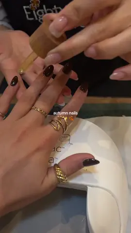 my fave nails yet🤎🤎 #autumnnails #nailday 