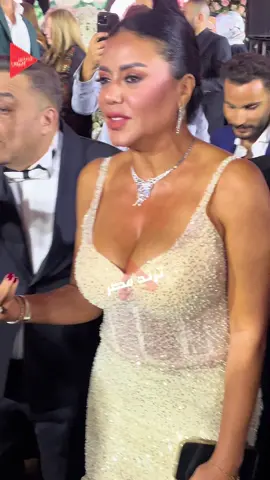 #رانيا_يوسف تلفت الانظار و تثير الجدل بفستان مغري😱من حفل زفاف ابنة المنتج ممدوح شاهين
